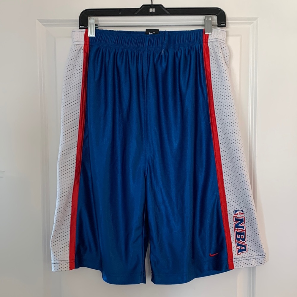 Nike Boys Large NBA Blue and White Dazzle Baggy Basketball Shorts Used